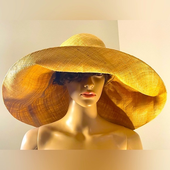 Accessories - Elegant Tan Wide-Brim Hat